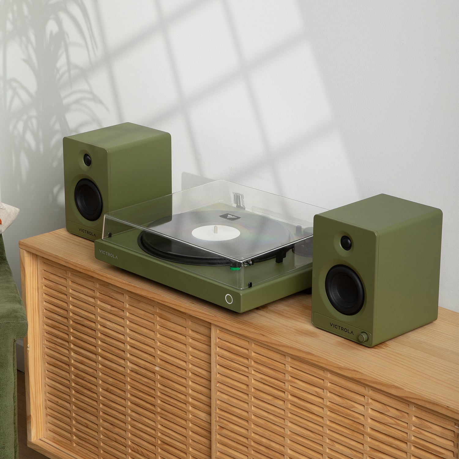 Wave Bluetooth Turntable with Auracast